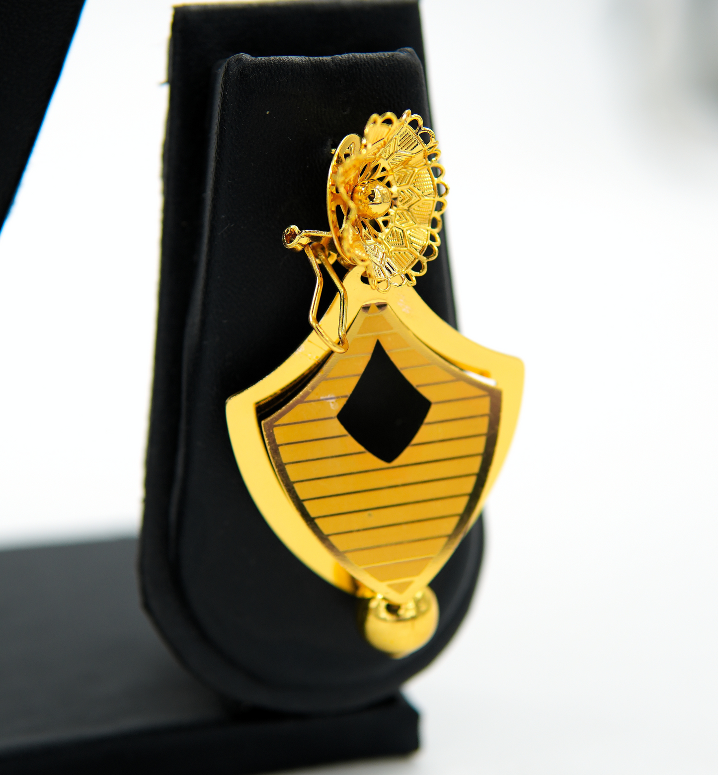 Royal Crest Pendant Set