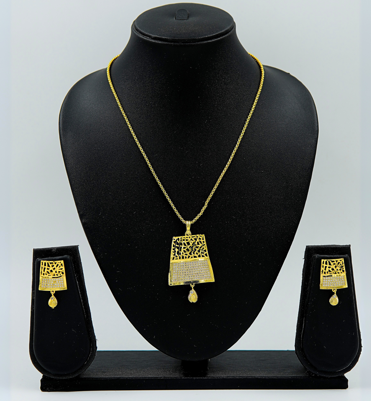 Golden Prism Cutwork Pendant Set