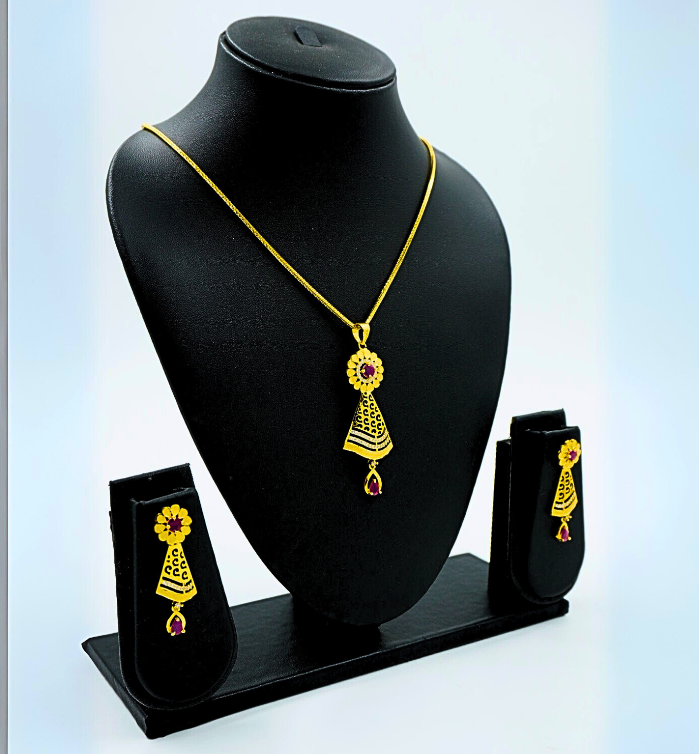 Ruby Gulnaar Gold Pendant Set