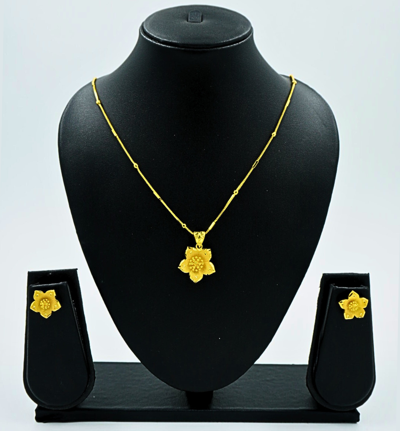 Golden Floral Pendant Set