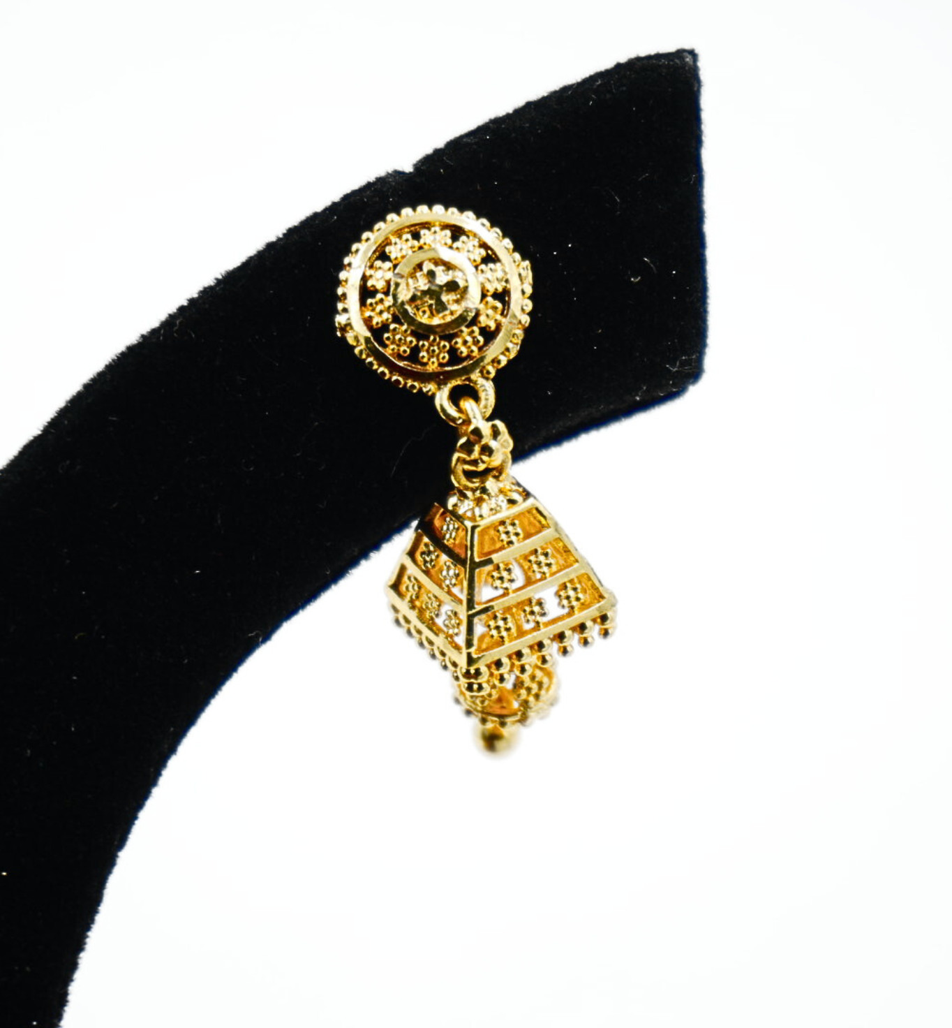 Vedhika Layered Jhumkas