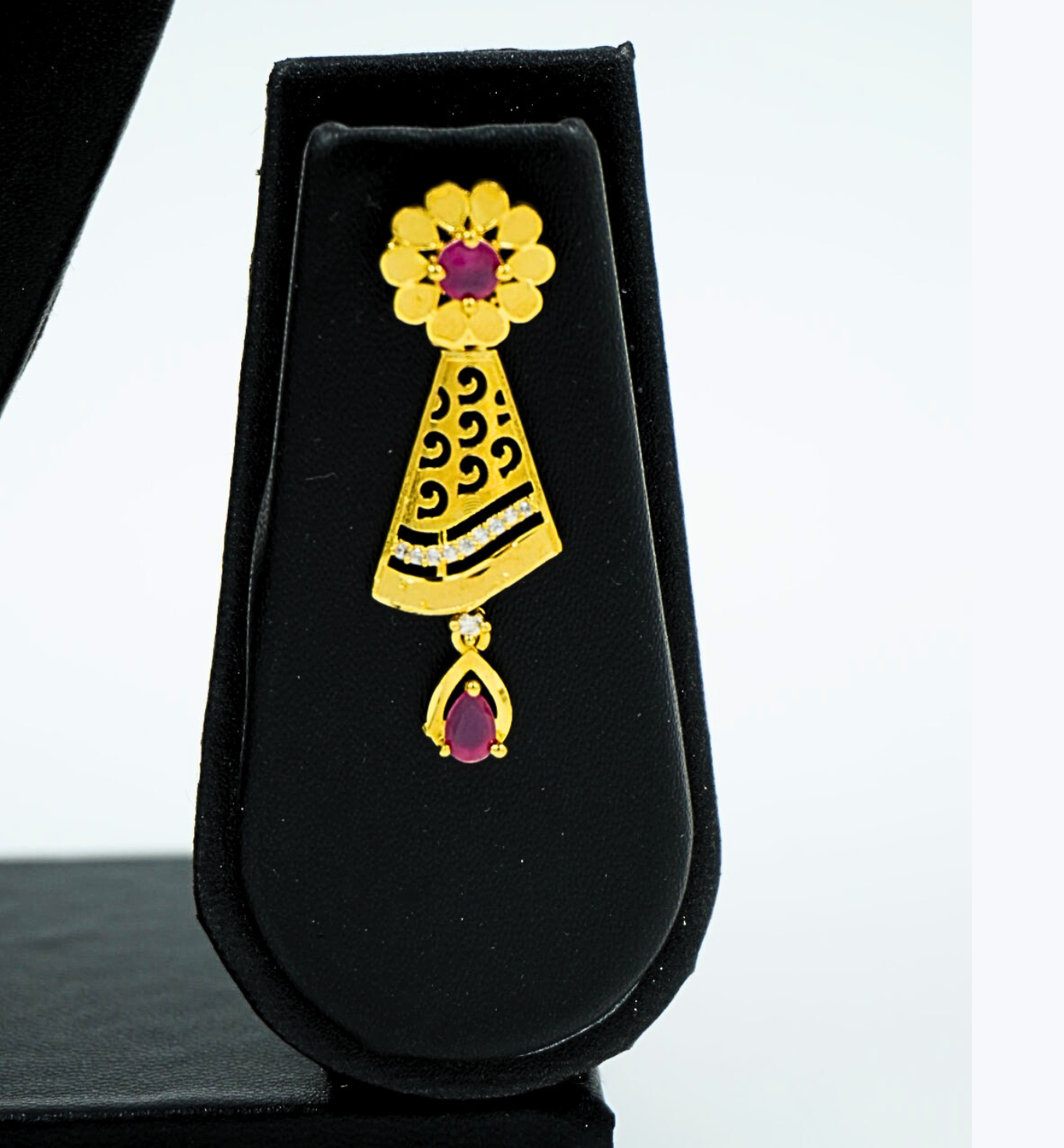 Ruby Gulnaar Gold Pendant Set