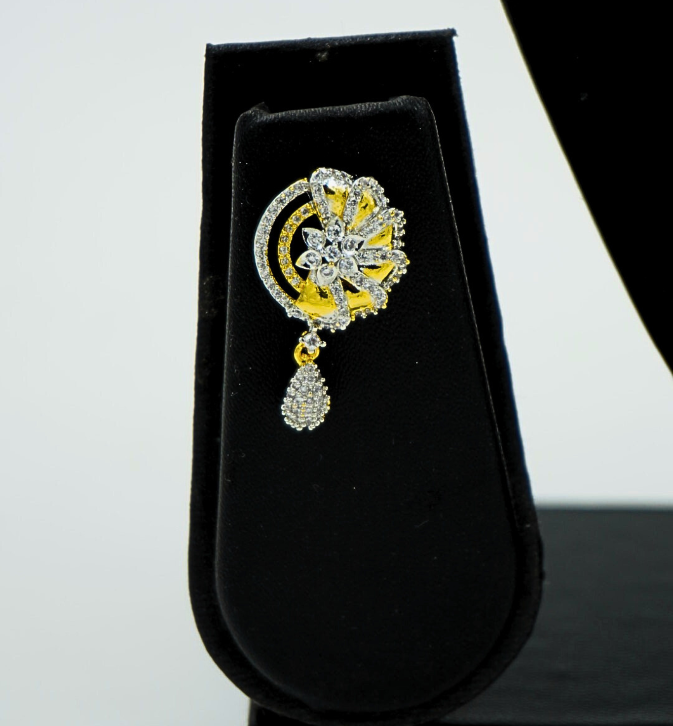 Celestial Radiance Dual-Tone Pendant Set