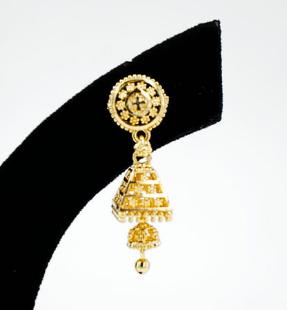 Vedhika Layered Jhumkas